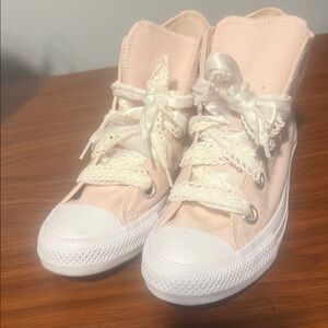 Adorable Lace-Up Kids Sneakers in Light Pink